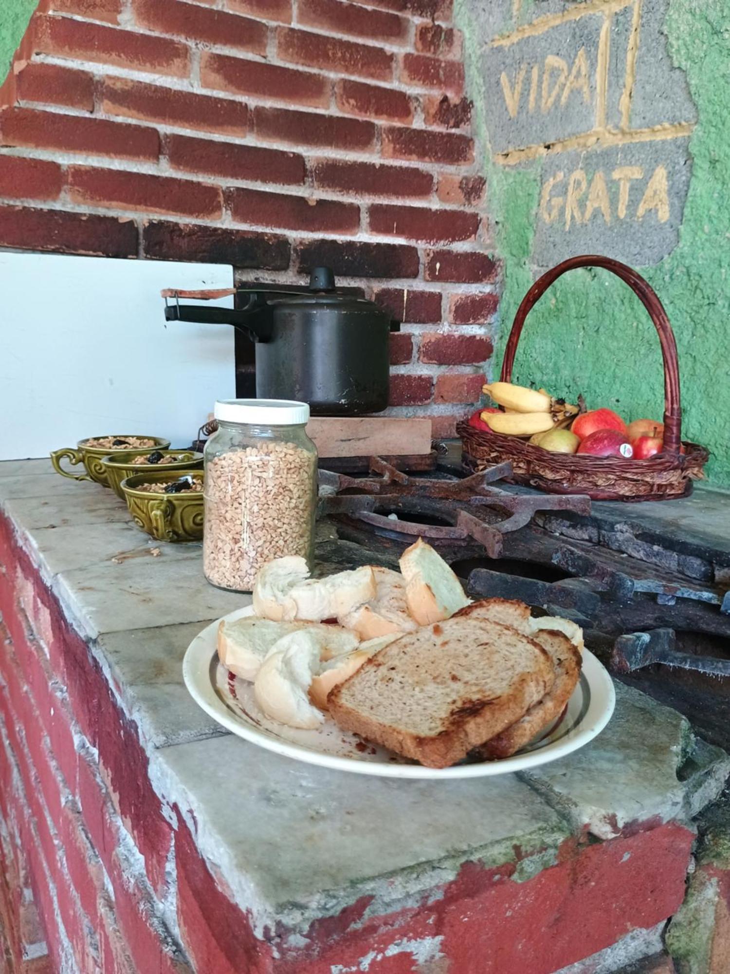 Renovo Beija-Flor Hostel E Espaco Terapeutico Бертиога Экстерьер фото